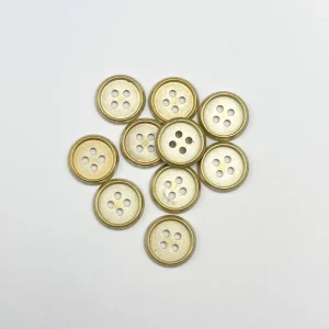 Knap - 4 huls knap - Metal/Guld - 18 mm